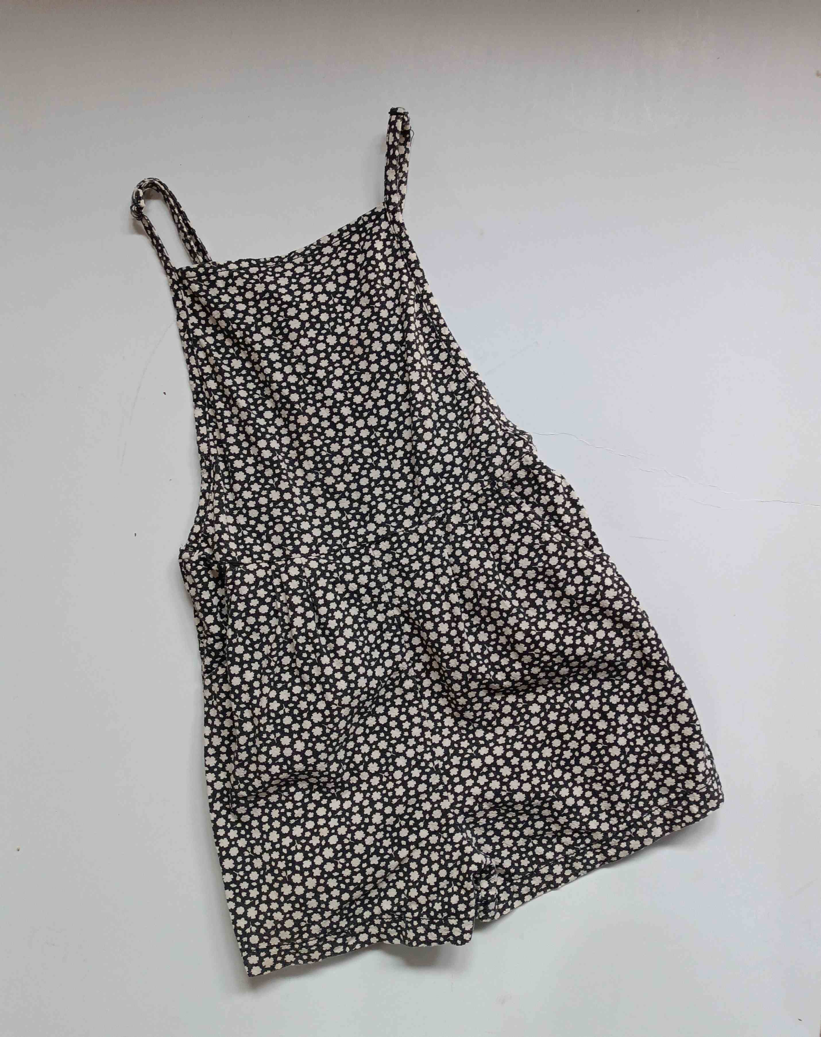Linen blend shortalls with daisy print | 5 years - Littlethriftersclub