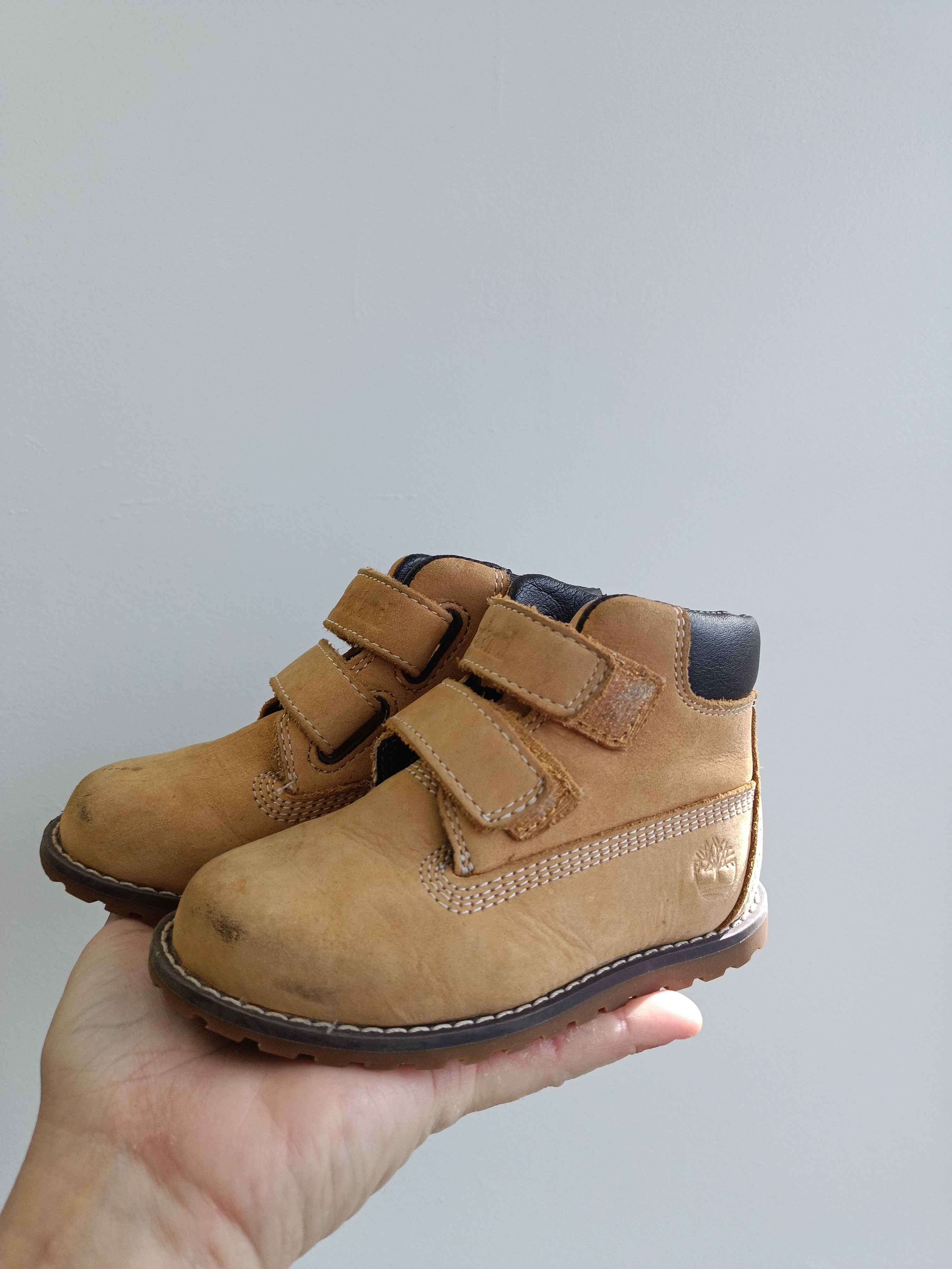 Kids timberland boots (6C)